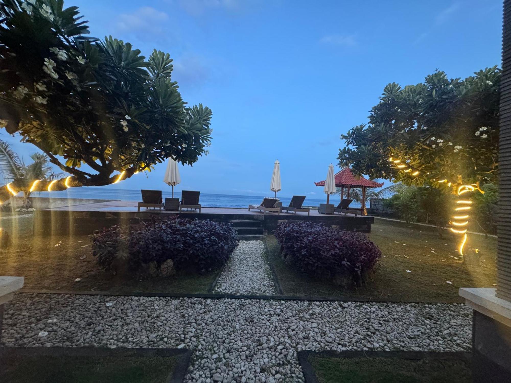 Cave Beach Bungalow Semaya Eksteriør billede